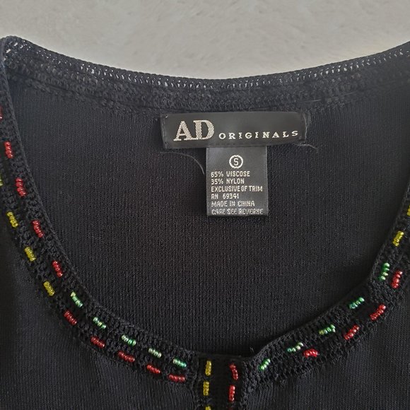 AD Originals Knit Beaded & Embroidered Scoop Neck Short sleeves Womens Top SZ S - Picture 5 of 13